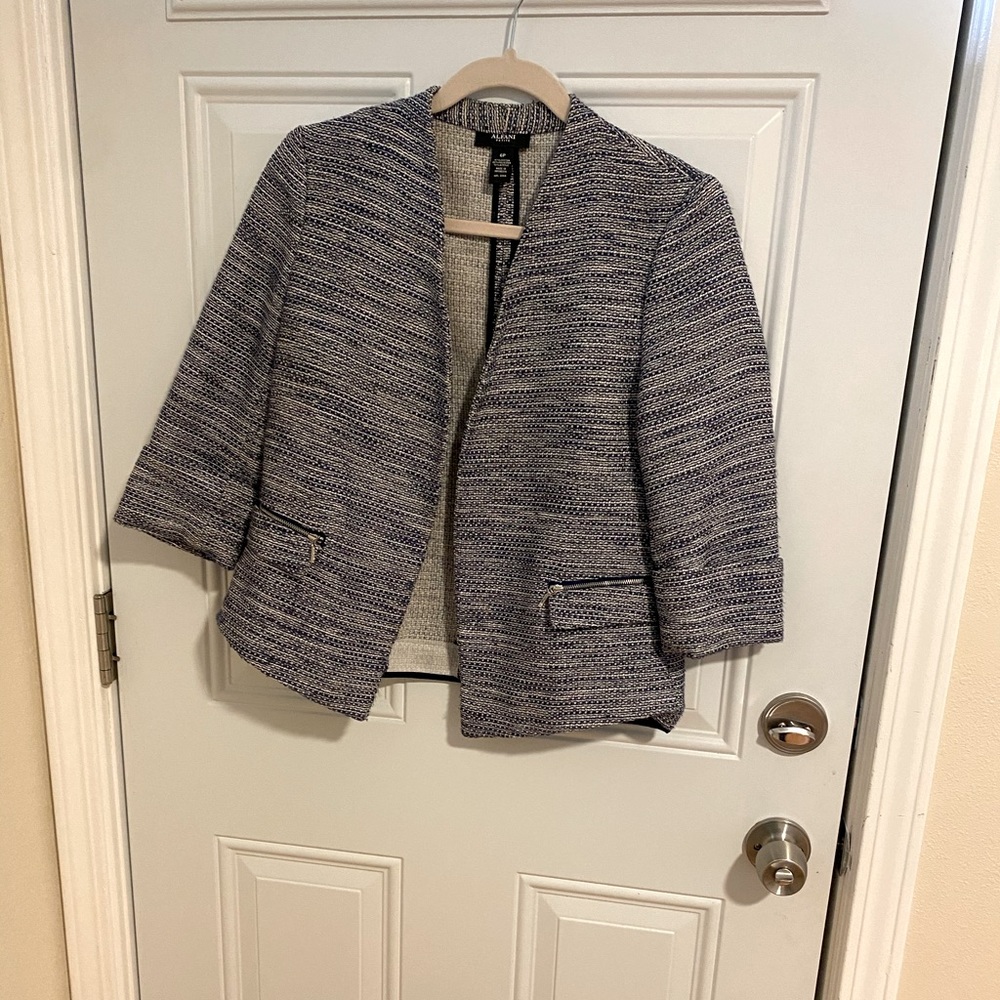 EUC- Alfani Blue Blazer size 6p, Blue 3/4 sleeve - Picture 1 of 4